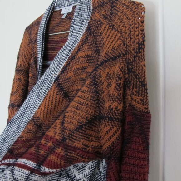 TOBI | Texture Patterned Open Front Lightweight Cardigan - Picture 8 of 13